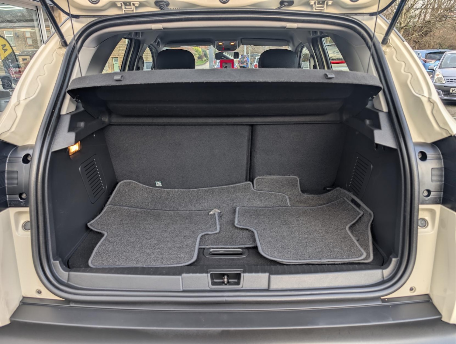 Used Renault Captur 2018 for sale - 77696987: Photo 48