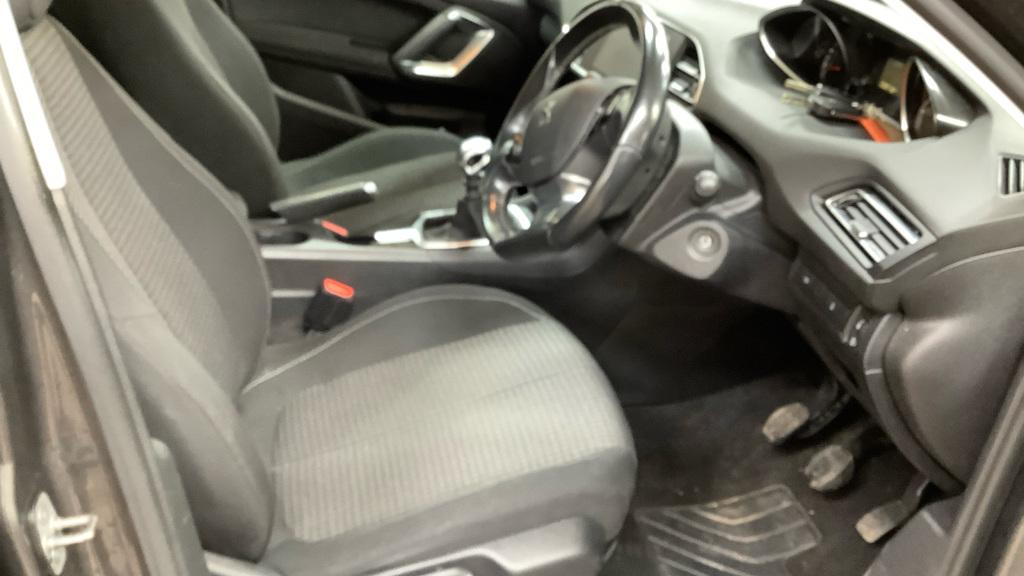 Used Peugeot 308 2018 for sale - 77910776: Photo 10