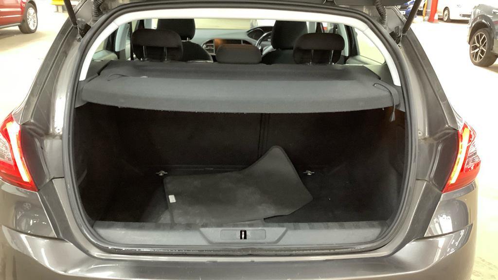 Used Peugeot 308 2018 for sale - 77910776: Photo 8