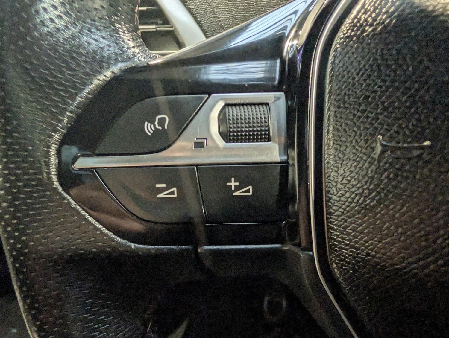 Used Peugeot 3008 2018 for sale - 77696990: Photo 34