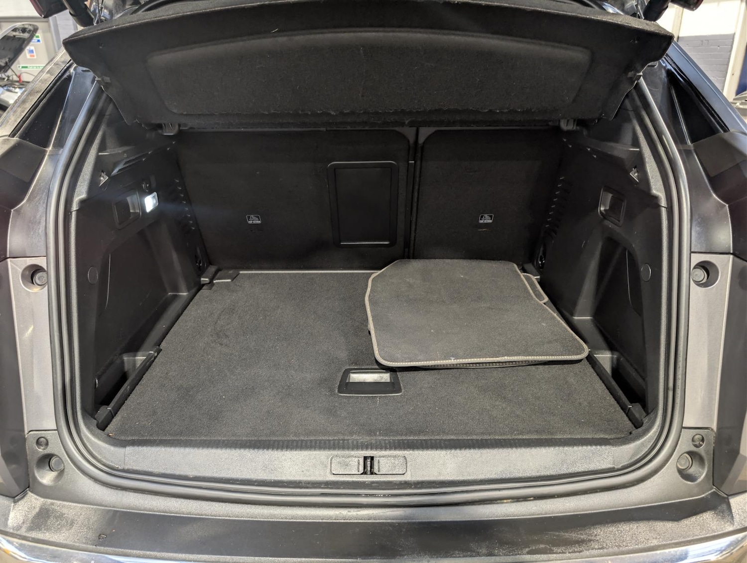 Used Peugeot 3008 2018 for sale - 77696990: Photo 51