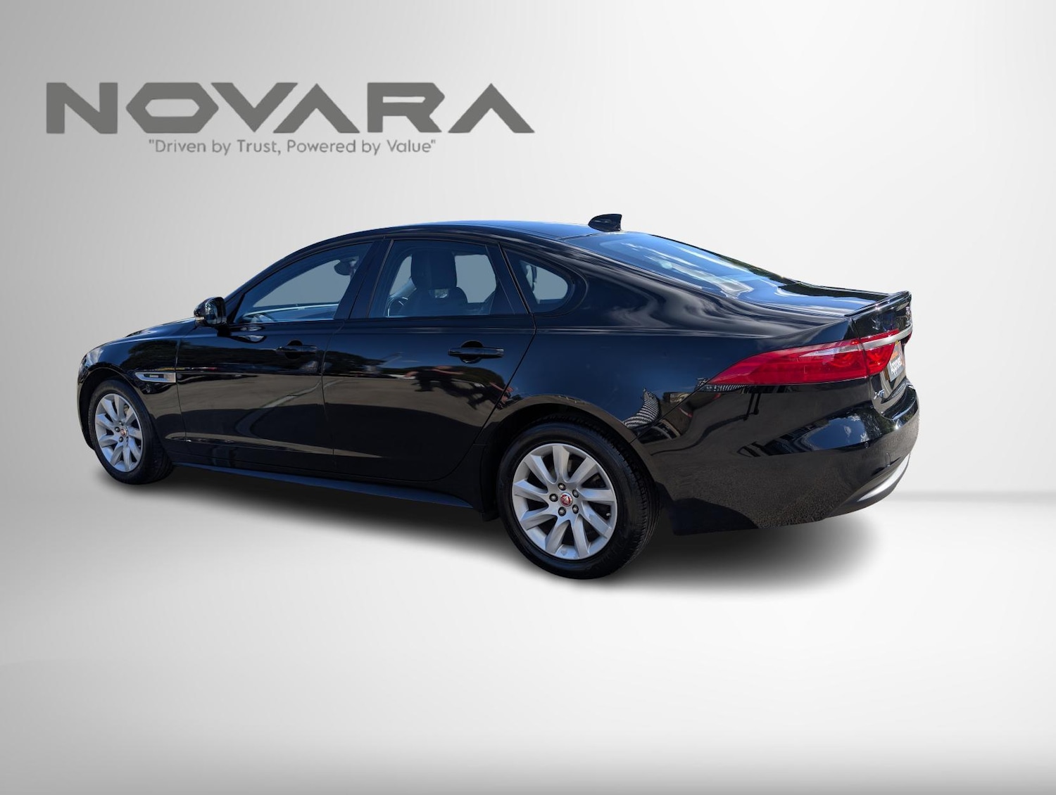 Used Jaguar XF 2018 for sale - 77762997: Photo 9