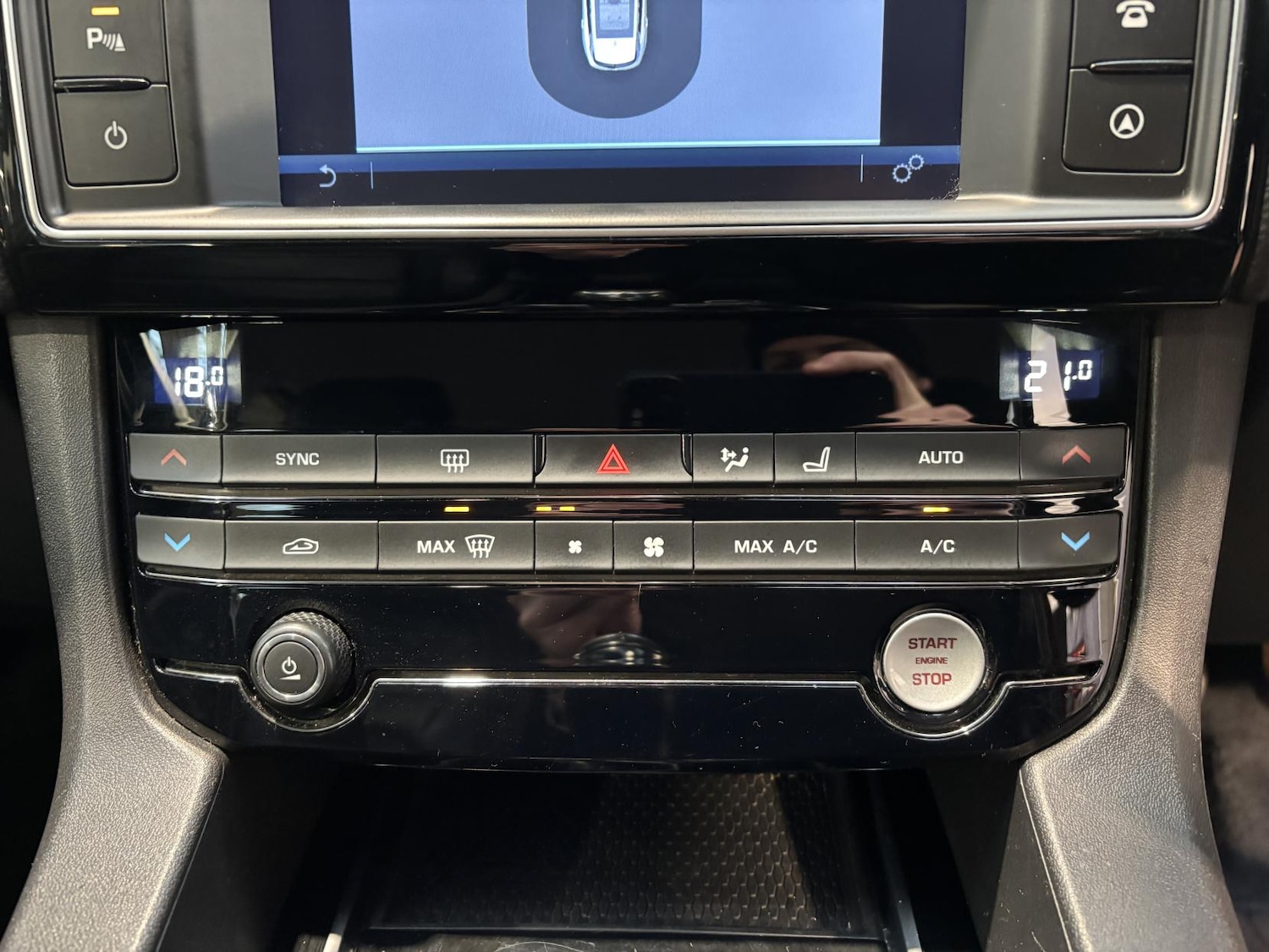 Used Jaguar F-Pace 2016 for sale - 77696985: Photo 32