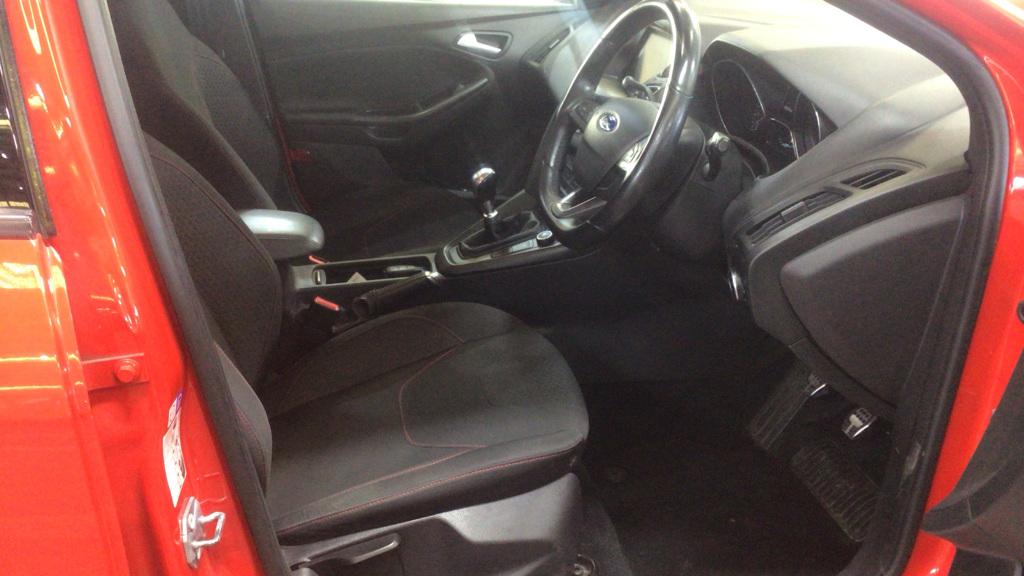 Used Ford Focus 2016 for sale - 77797868: Photo 10