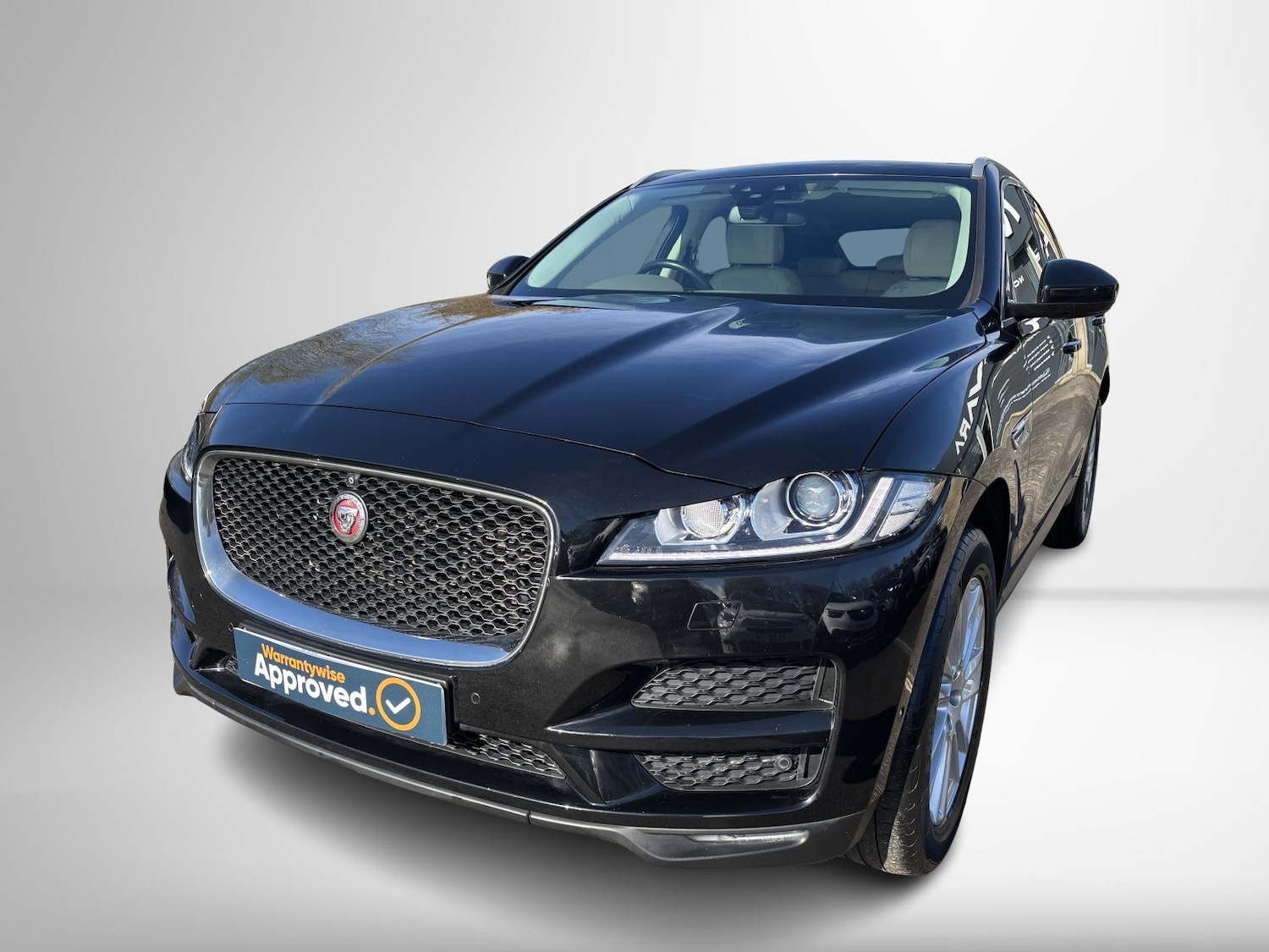 Used Jaguar F-Pace 2018 for sale - 78028182: Photo 2