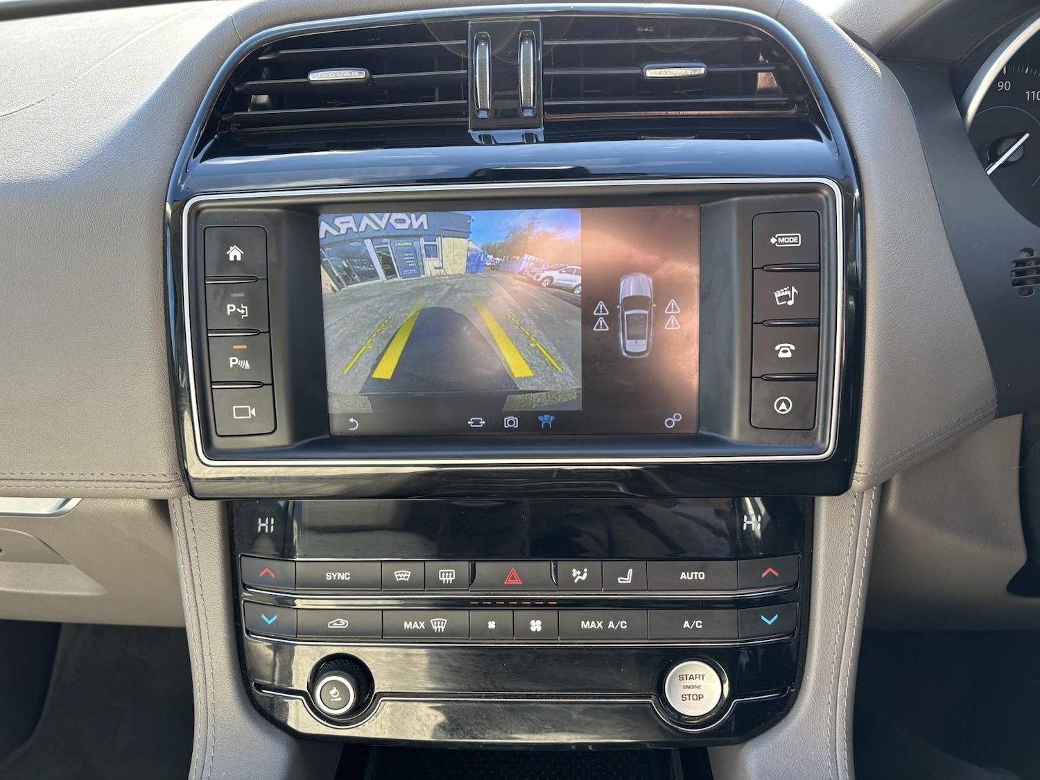 Used Jaguar F-Pace 2018 for sale - 78028182: Photo 28