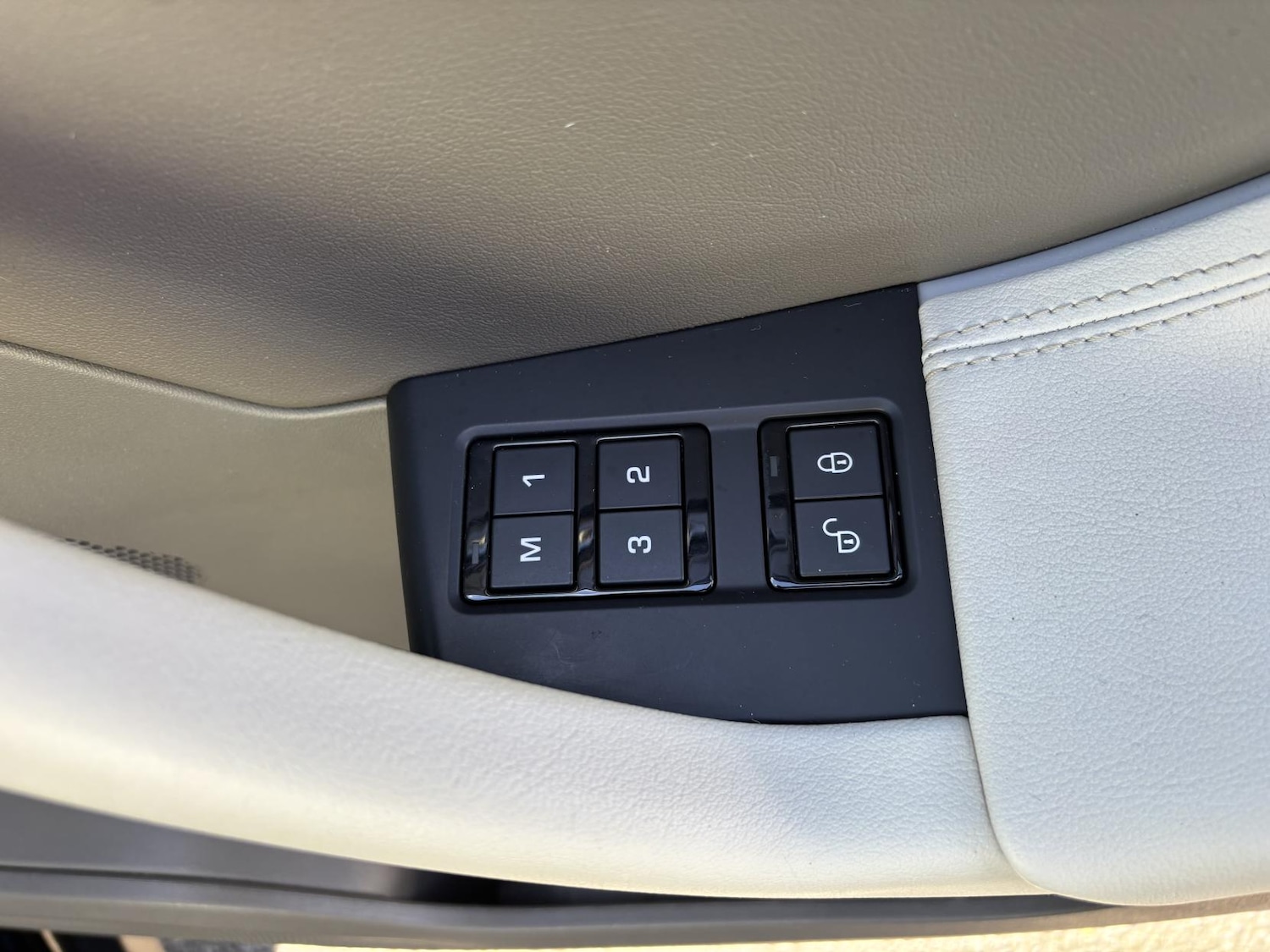 Used Jaguar F-Pace 2018 for sale - 78028182: Photo 36