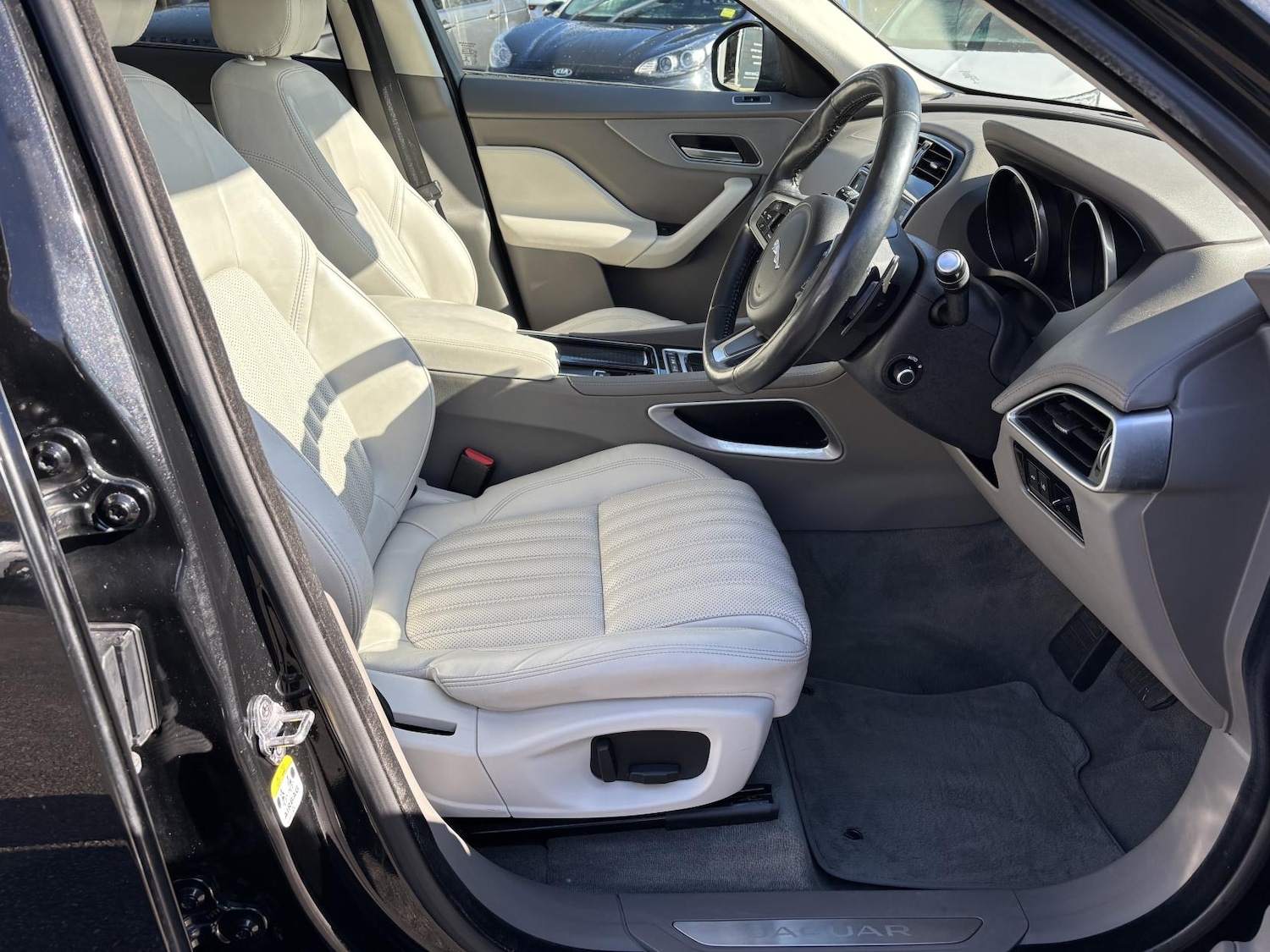 Used Jaguar F-Pace 2018 for sale - 78028182: Photo 40