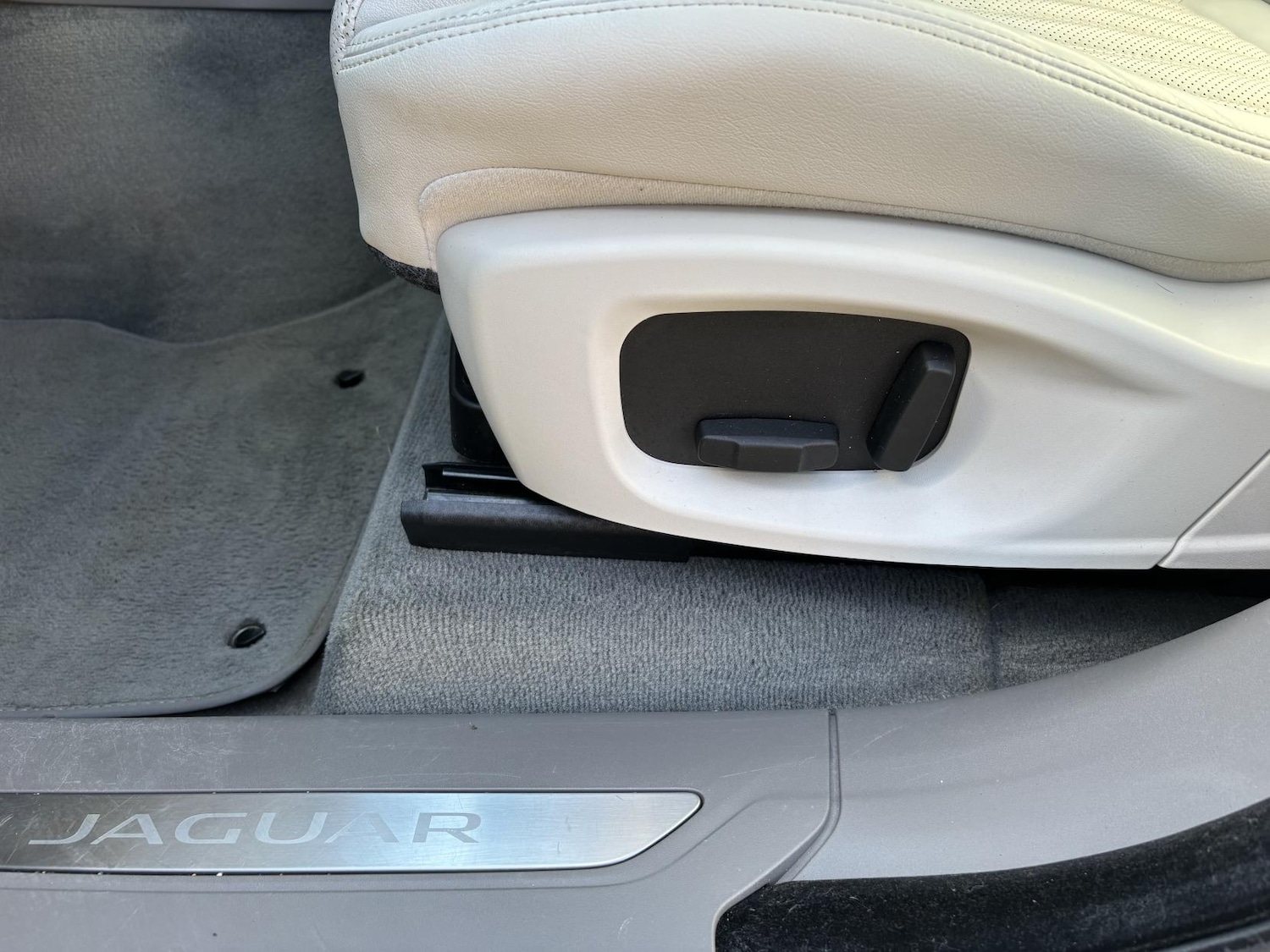 Used Jaguar F-Pace 2018 for sale - 78028182: Photo 42