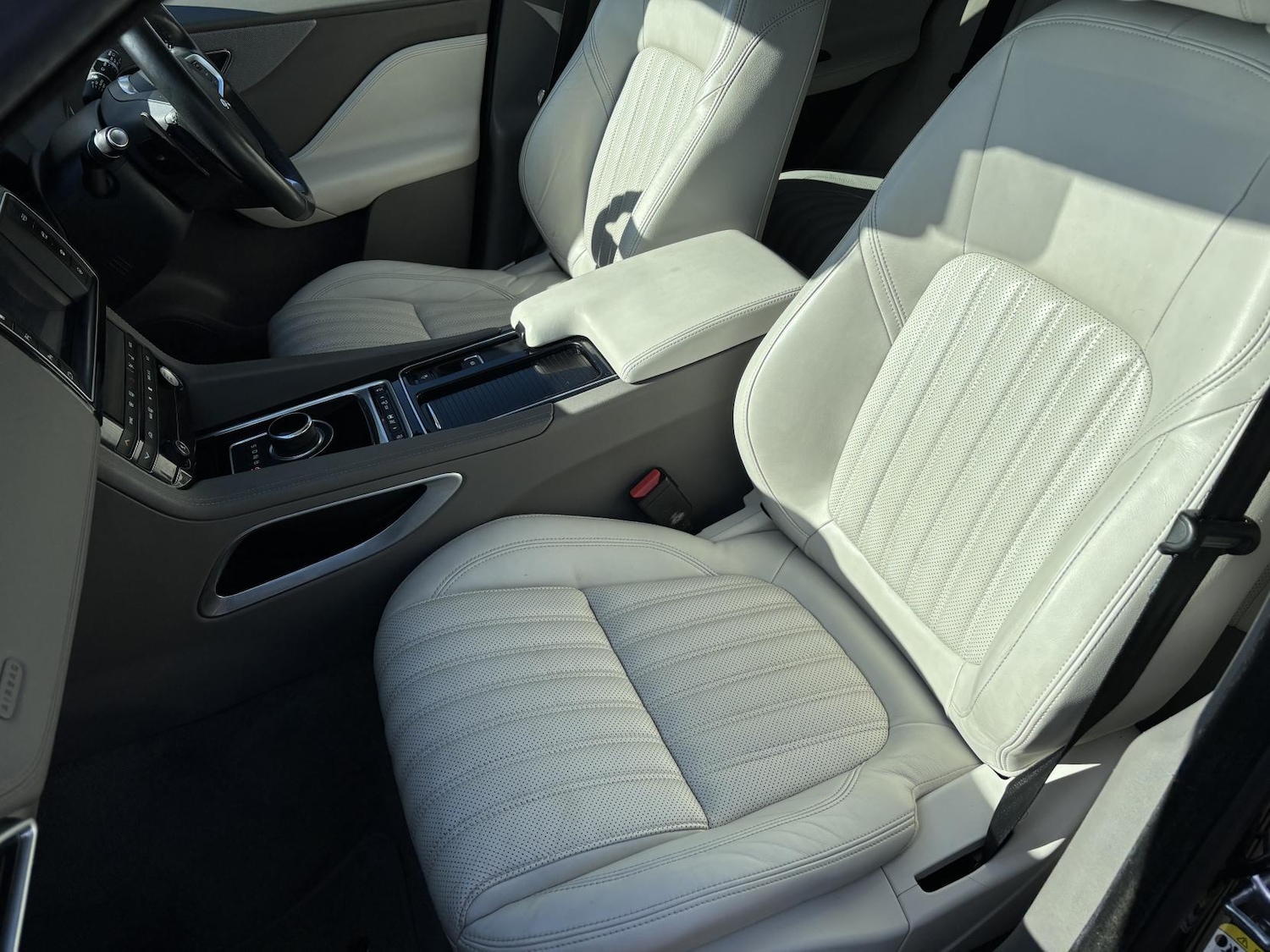 Used Jaguar F-Pace 2018 for sale - 78028182: Photo 46