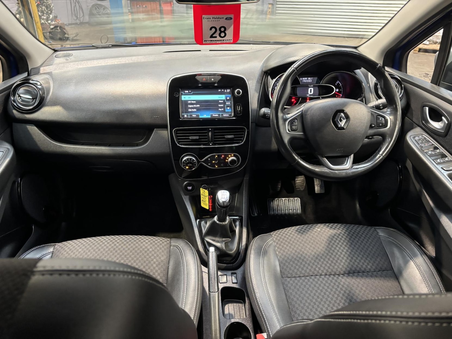 Used Renault Clio 2018 for sale - 77697003: Photo 25