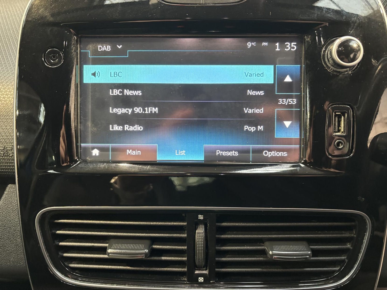 Used Renault Clio 2018 for sale - 77697003: Photo 29