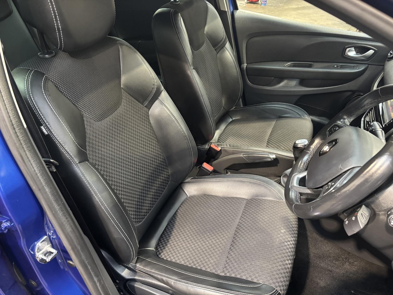 Used Renault Clio 2018 for sale - 77697003: Photo 38