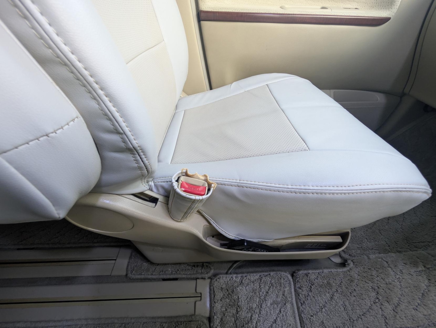 Used Nissan Elgrand 2022 for sale - 77697000: Photo 28