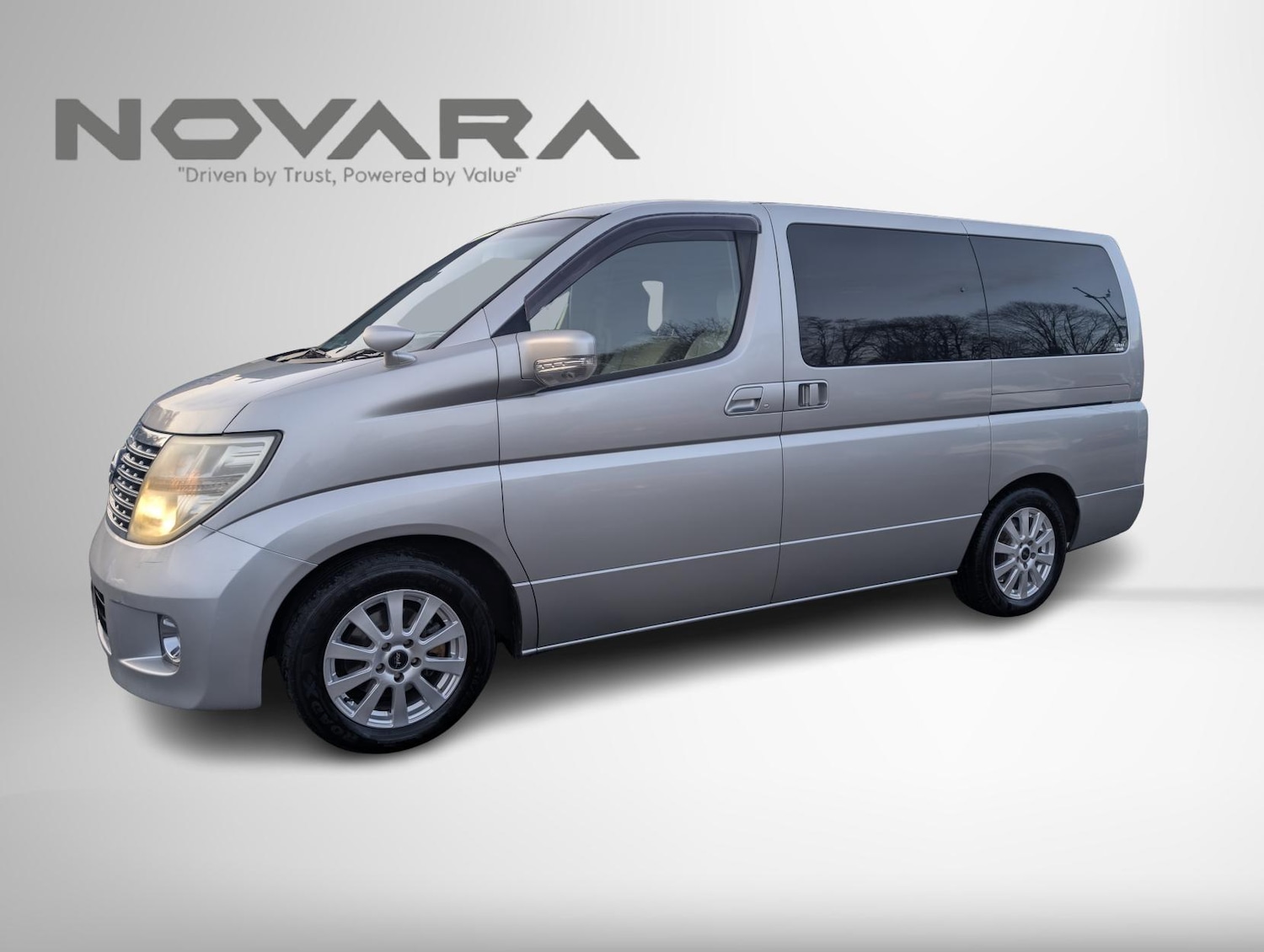 Used Nissan Elgrand 2022 for sale - 77697000: Photo 3