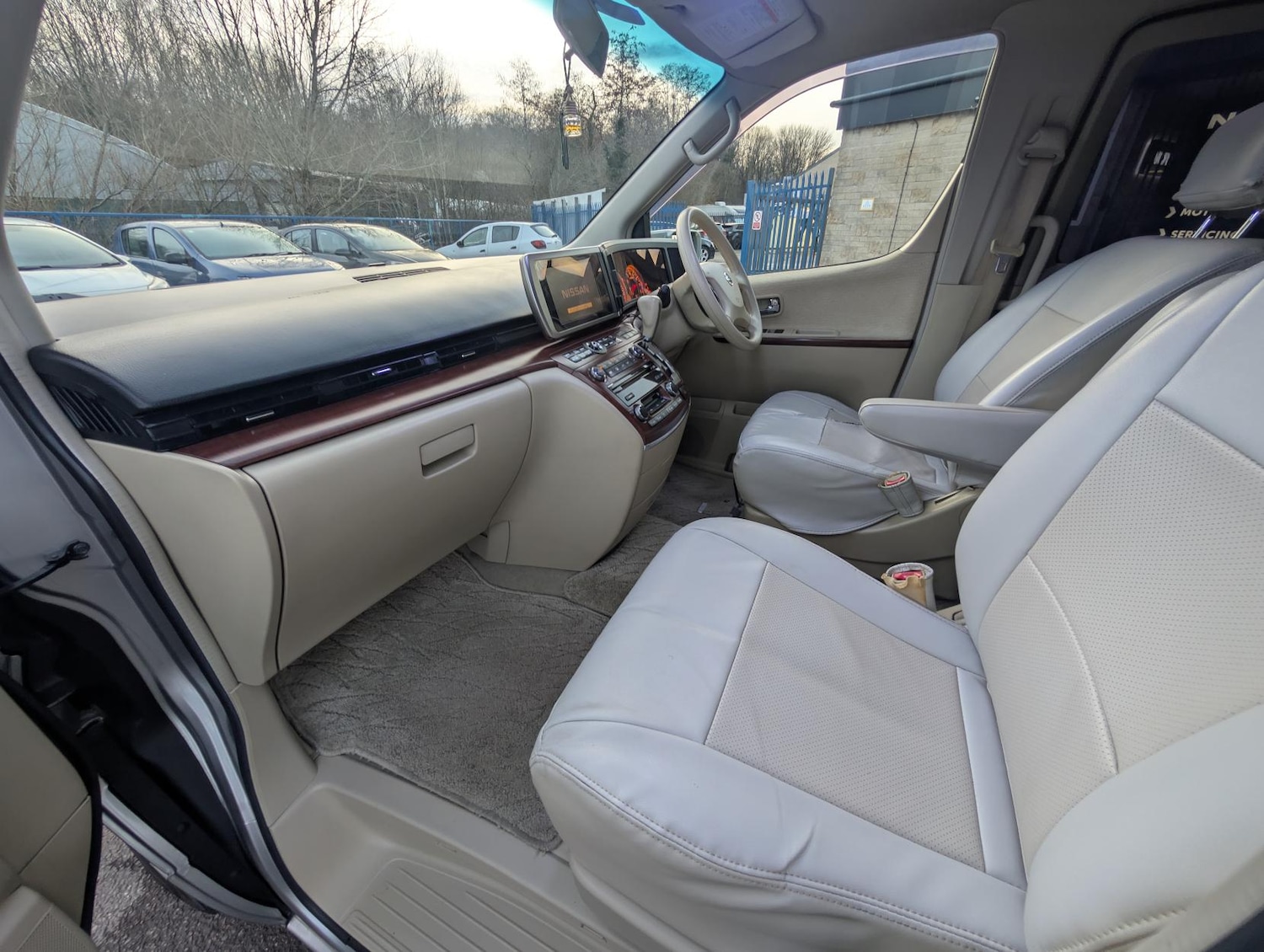 Used Nissan Elgrand 2022 for sale - 77697000: Photo 38