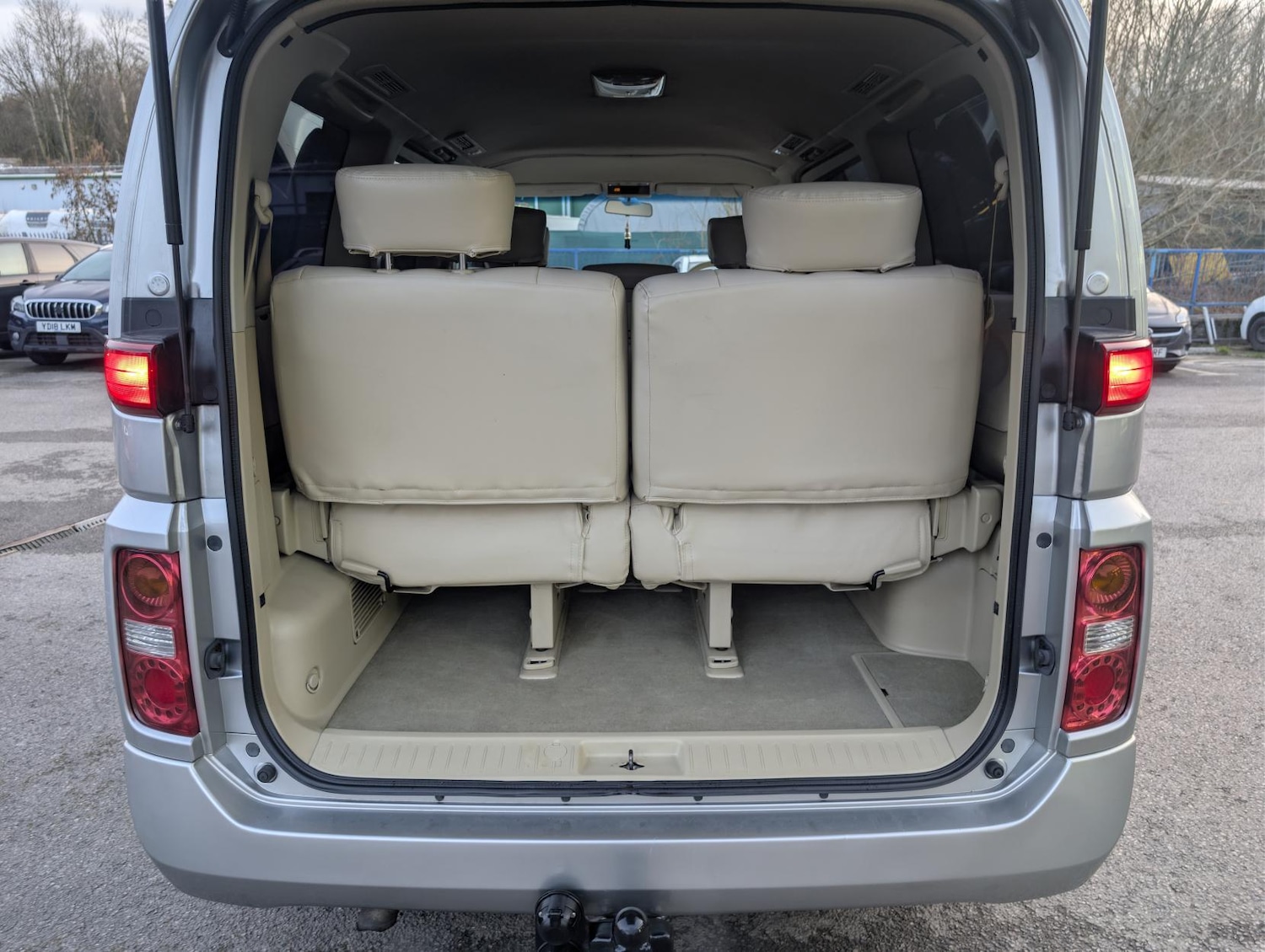 Used Nissan Elgrand 2022 for sale - 77697000: Photo 49