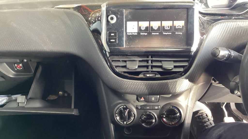 Used Peugeot 2008 2016 for sale - 77696989: Photo 12