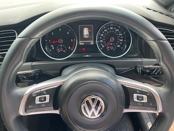 Used Volkswagen Golf 2016 for sale - 75647190: Photo