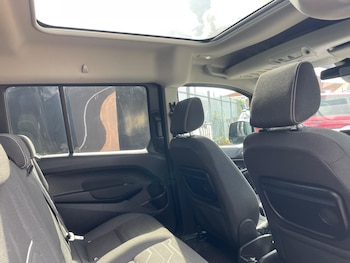 Used Ford Grand Tourneo Connect 2017 for sale - 75769425: Photo