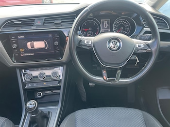 Used Volkswagen Touran 2017 for sale - 75941837: Photo