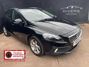 2016 (16) - D3 [4 Cyl 150] Cross Country Lux Nav 5dr