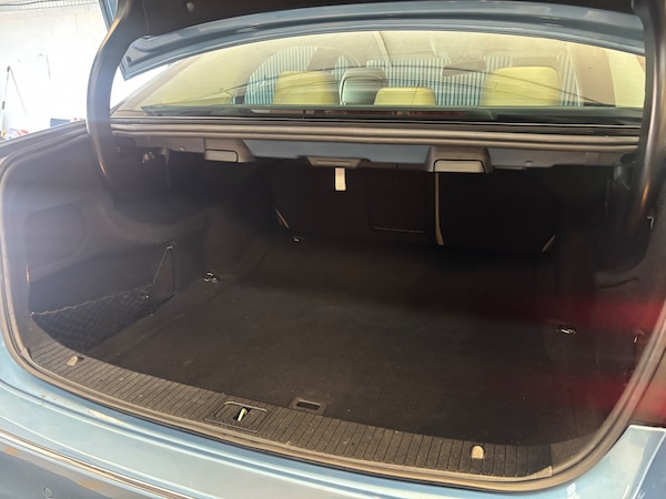 Used Mercedes-Benz E Class 2010 for sale - 76224949: Photo 31