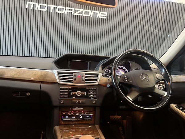 Used Mercedes-Benz E Class 2010 for sale - 76224949: Photo 32