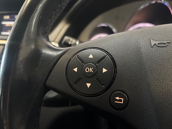 Used Mercedes-Benz E Class 2010 for sale - 76224949: Photo 39