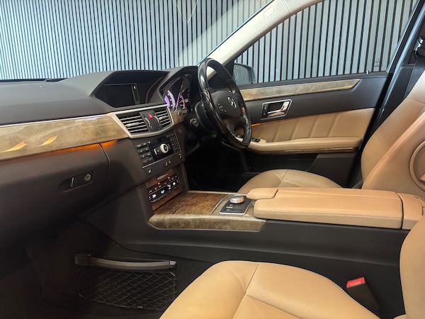 Used Mercedes-Benz E Class 2010 for sale - 76224949: Photo 4
