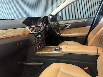 Used Mercedes-Benz E Class 2010 for sale - 76224949: Photo 4