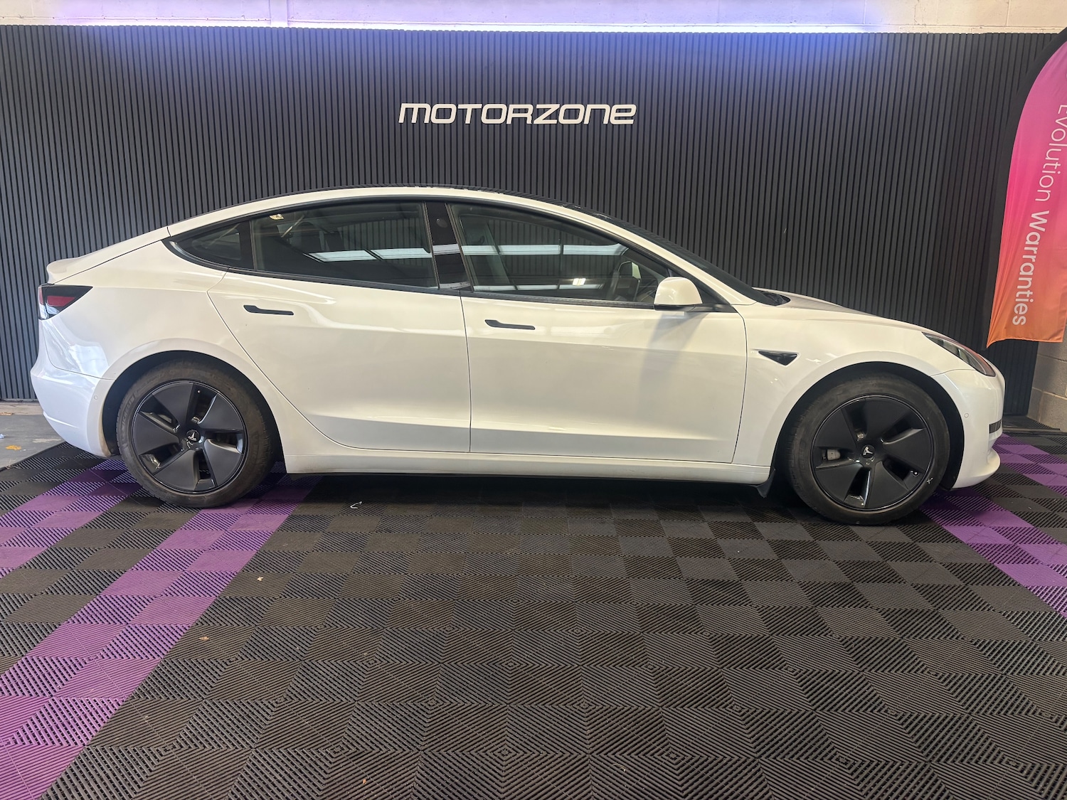 Used Tesla Model 3 2020 for sale - 76716411: Photo 11
