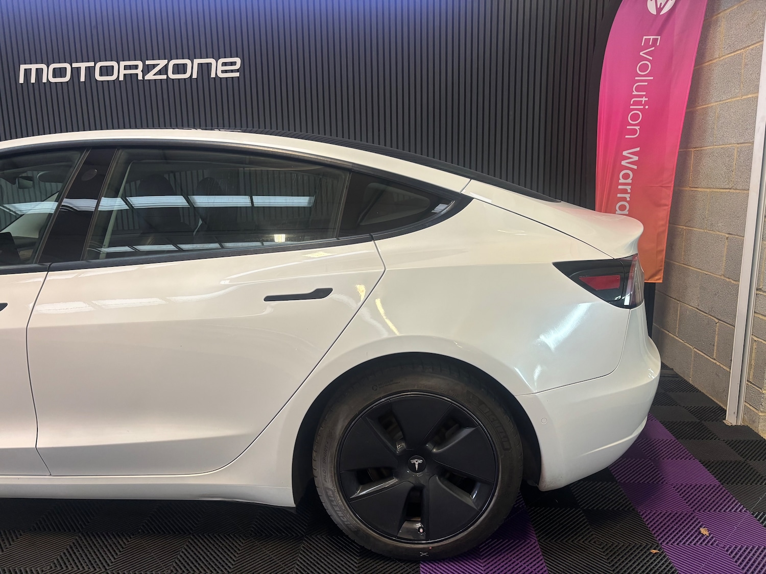 Used Tesla Model 3 2020 for sale - 76716411: Photo 5