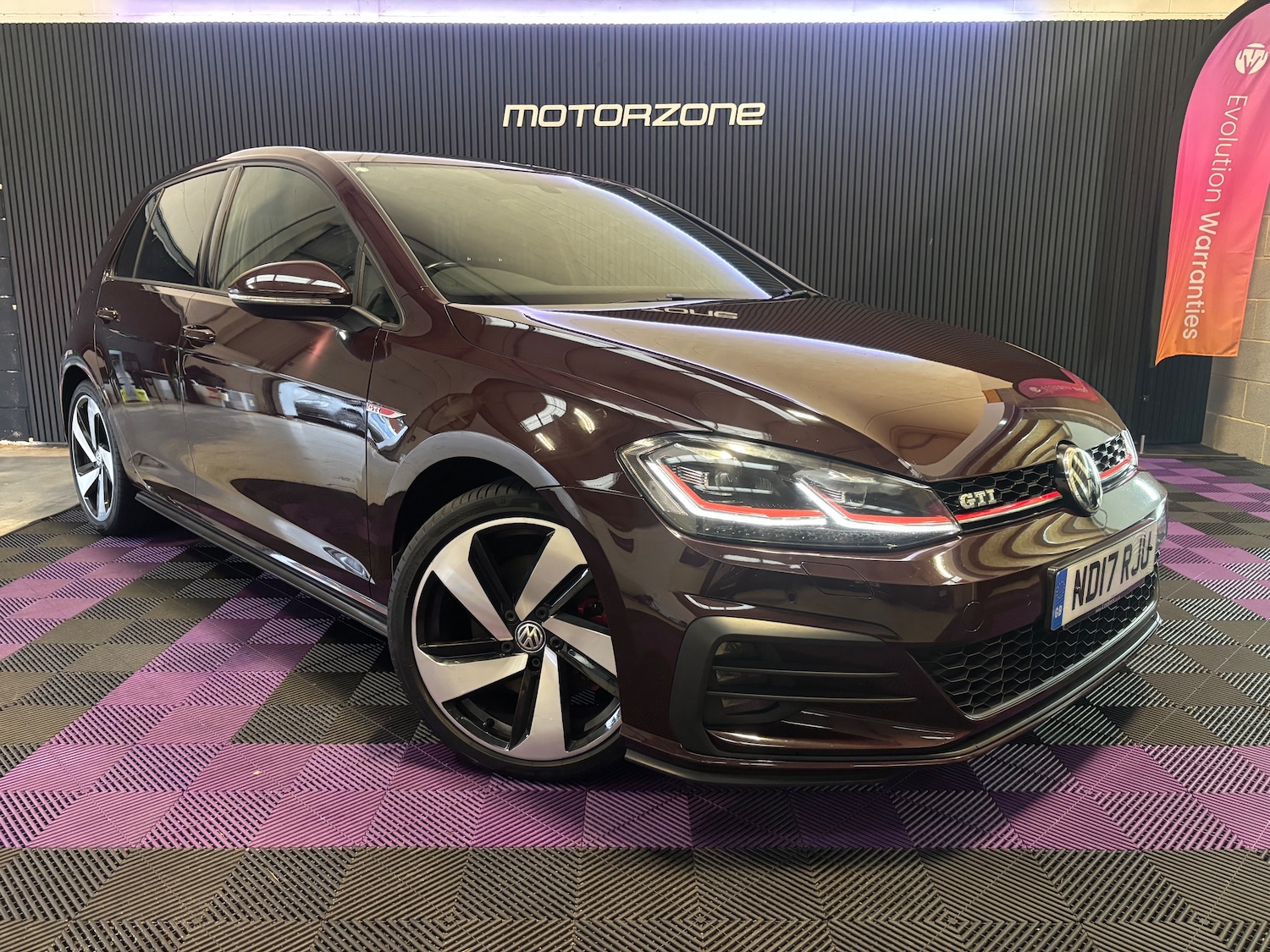 Used Volkswagen Golf 2017 for sale - 76878052: Photo 1