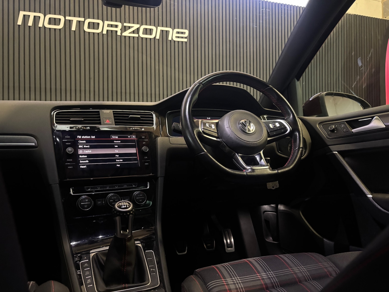 Used Volkswagen Golf 2017 for sale - 76878052: Photo 14