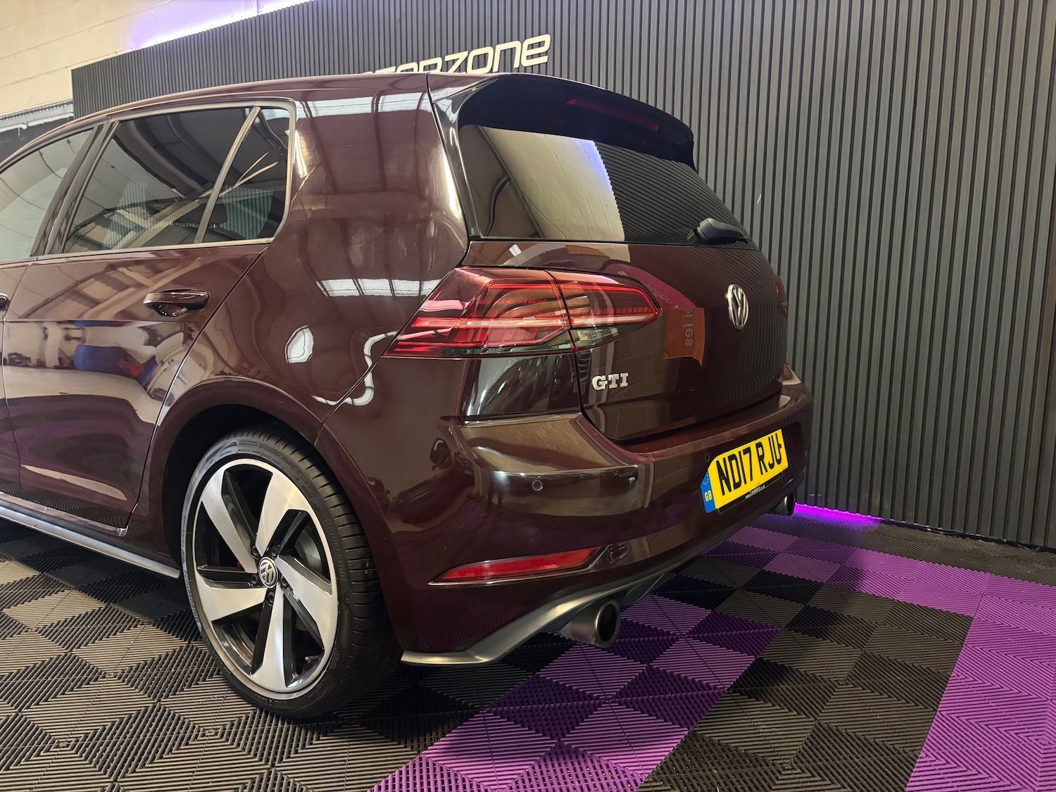 Used Volkswagen Golf 2017 for sale - 76878052: Photo 2