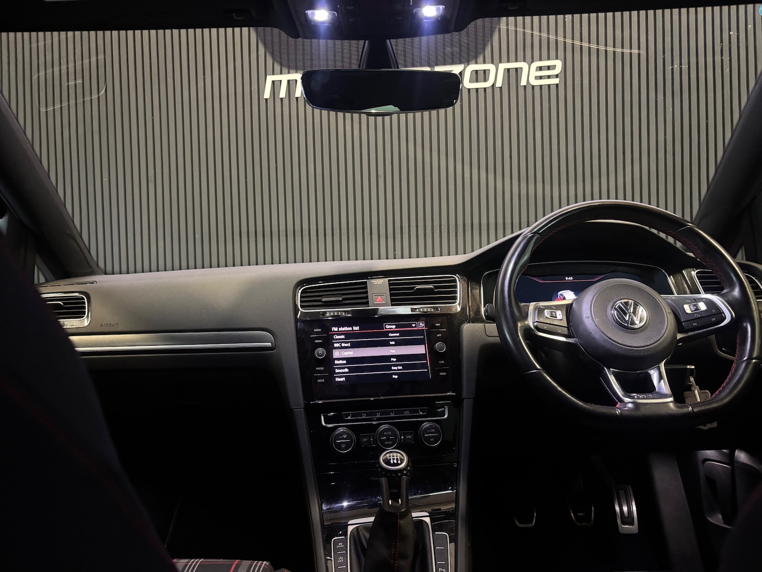 Used Volkswagen Golf 2017 for sale - 76878052: Photo 32