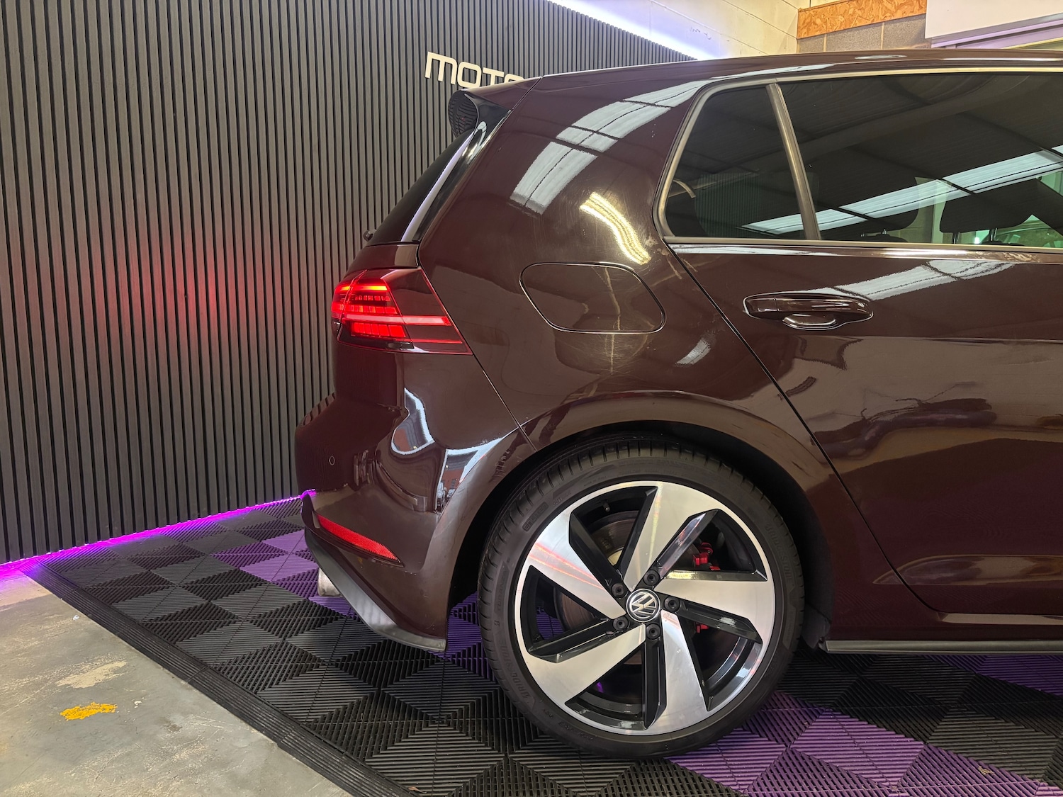 Used Volkswagen Golf 2017 for sale - 76878052: Photo 8