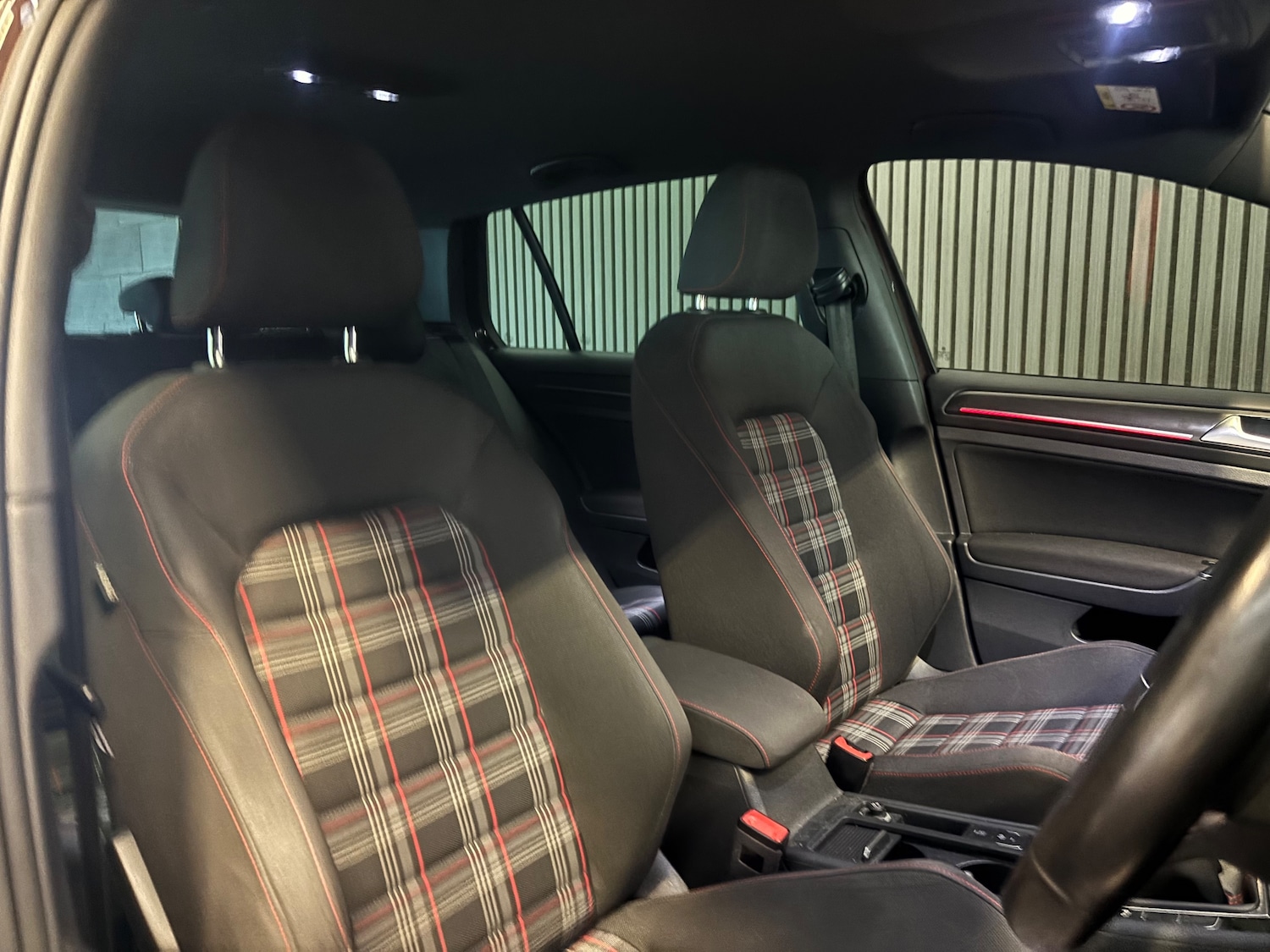 Used Volkswagen Golf 2017 for sale - 76878052: Photo 9