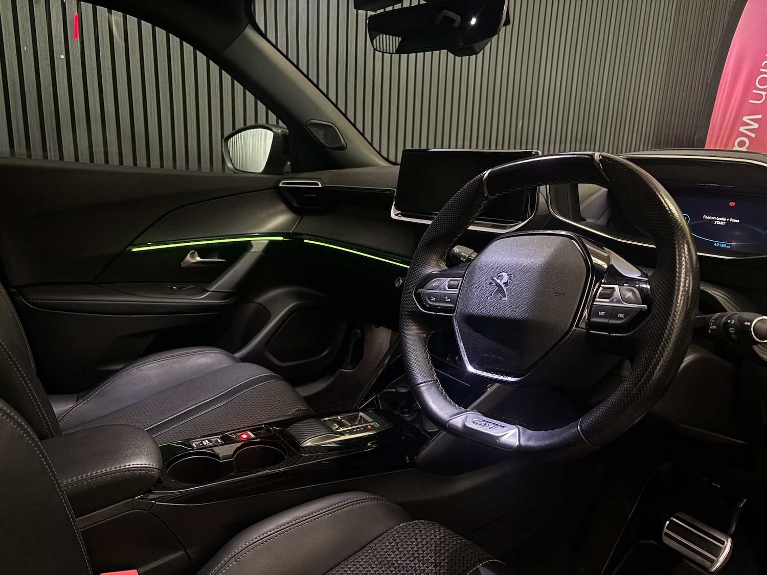 Used Peugeot 2008 2022 for sale - 76535040: Photo 3