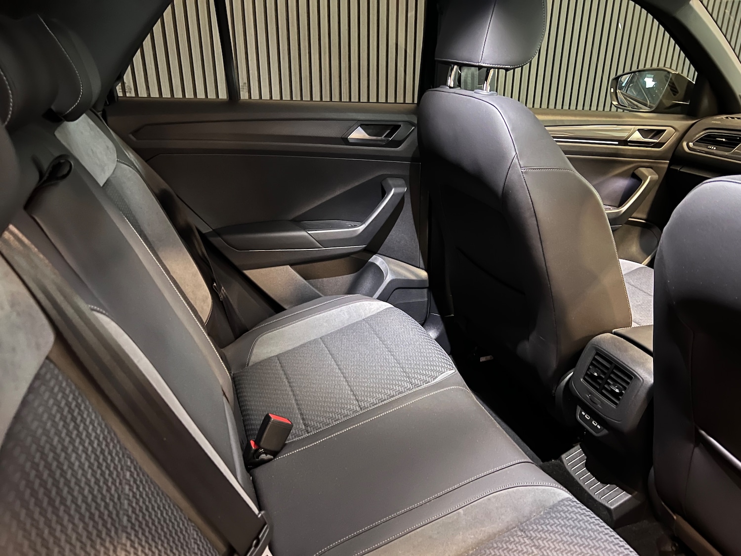 Used Volkswagen T-Roc 2021 for sale - 77805007: Photo 14