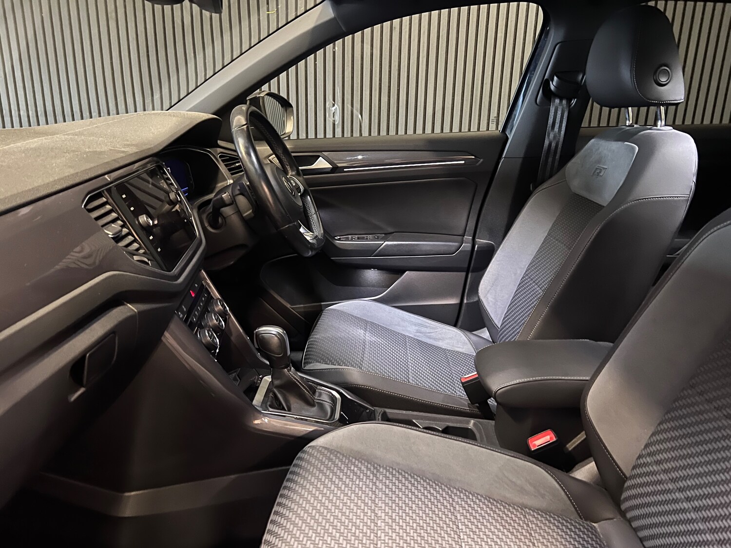 Used Volkswagen T-Roc 2021 for sale - 77805007: Photo 25