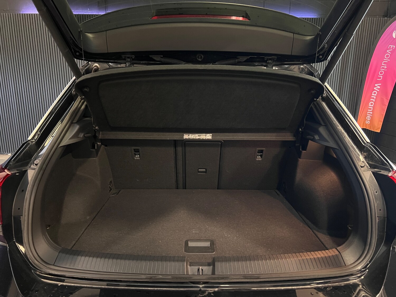 Used Volkswagen T-Roc 2021 for sale - 77805007: Photo 29