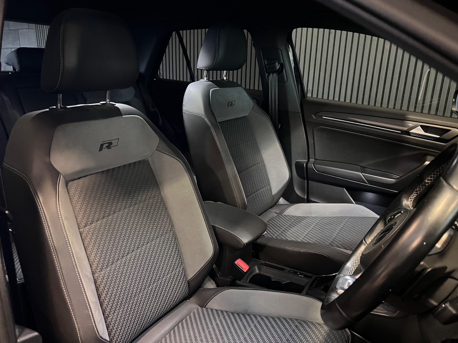 Used Volkswagen T-Roc 2021 for sale - 77805007: Photo 3