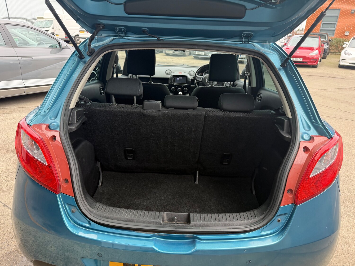 Used Mazda Mazda2 2014 for sale - 77679738: Photo 12