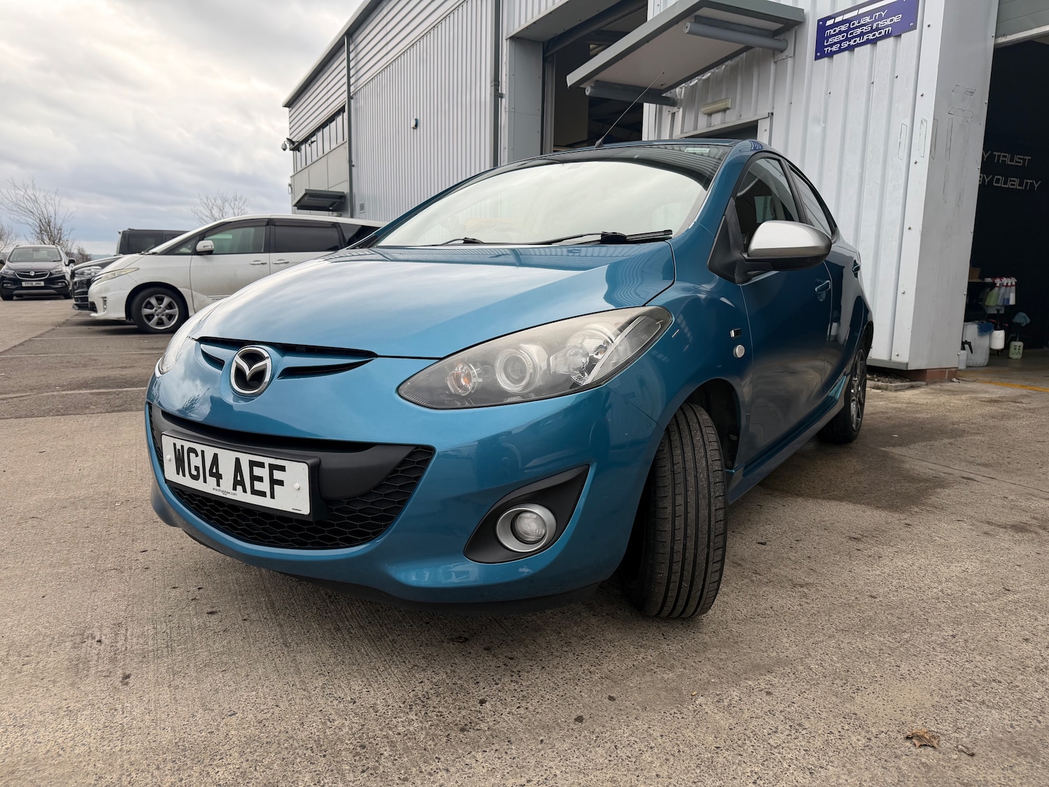 Used Mazda Mazda2 2014 for sale - 77679738: Photo 3