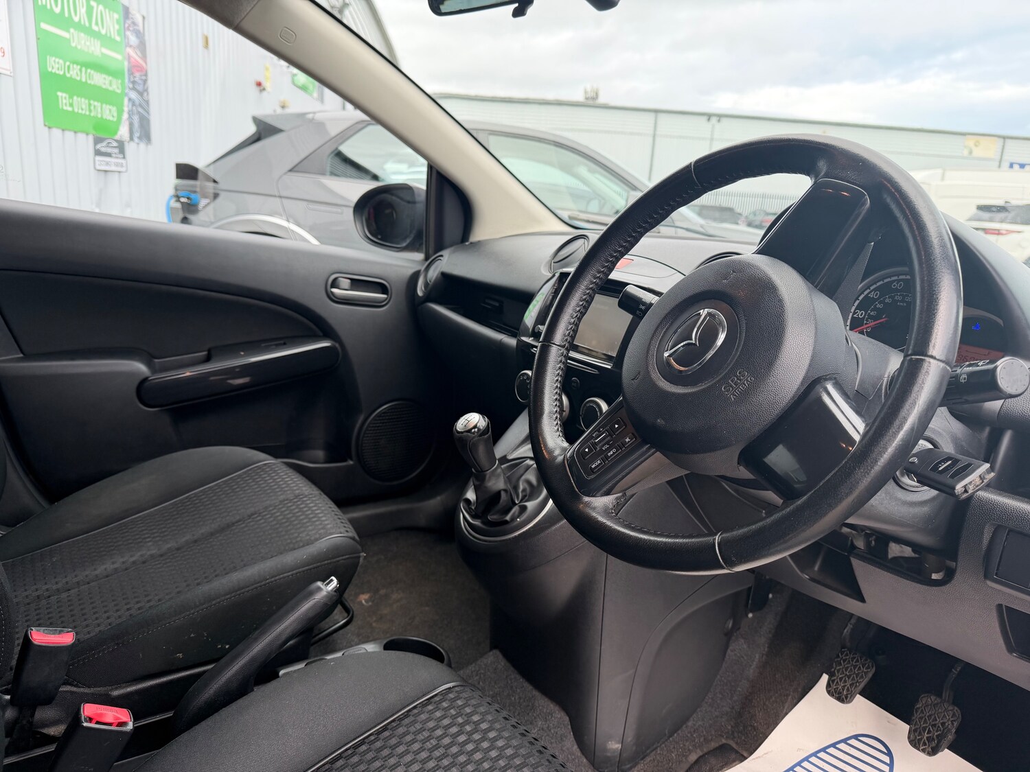 Used Mazda Mazda2 2014 for sale - 77679738: Photo 8