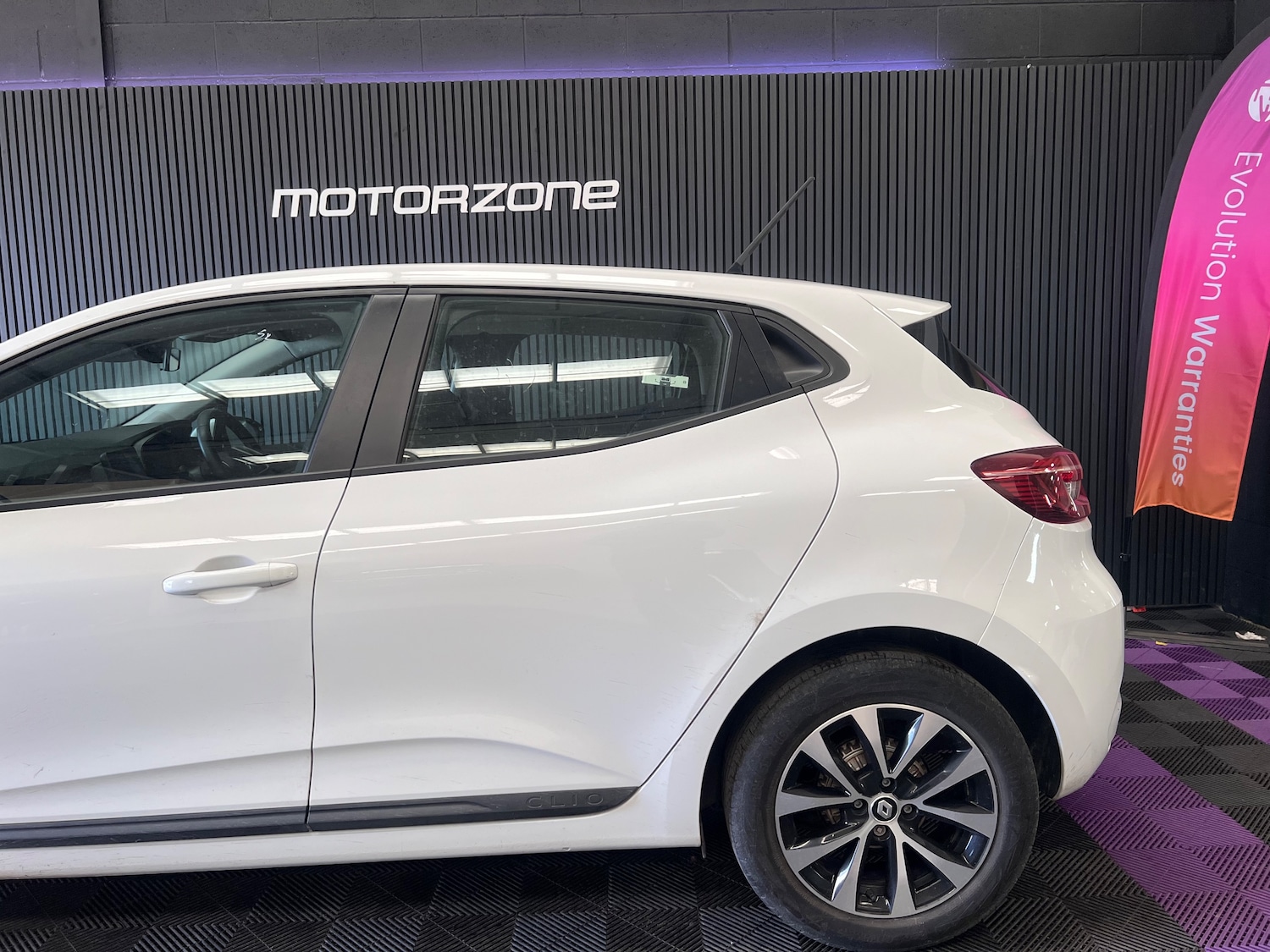 Used Renault Clio for sale - 77878634: Photo 16