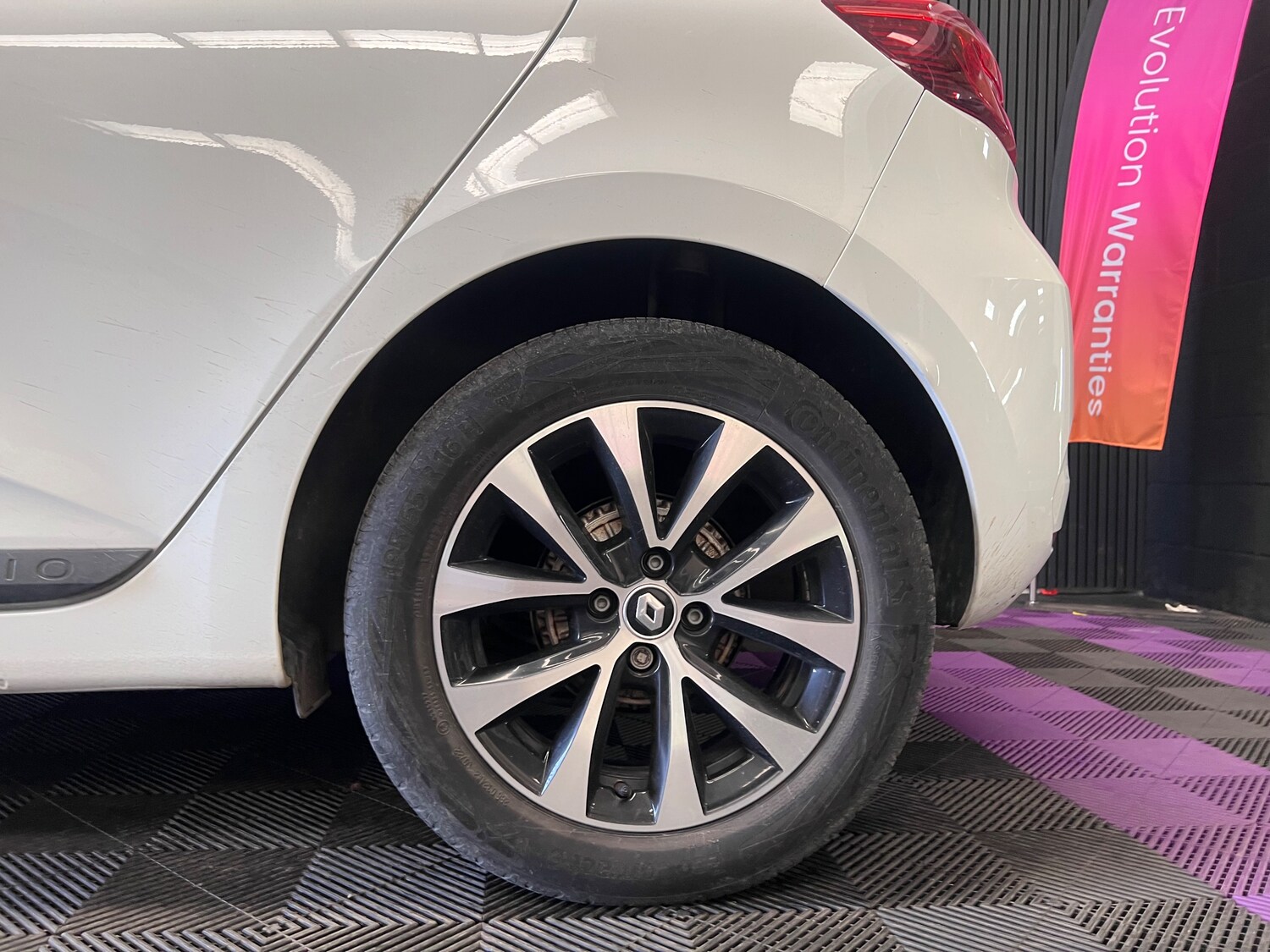 Used Renault Clio for sale - 77878634: Photo 46