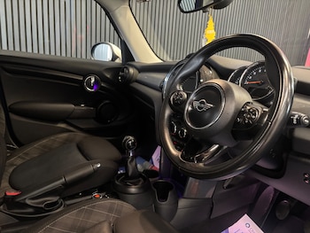 Used MINI Hatch 2018 for sale - 76198140: Photo 3